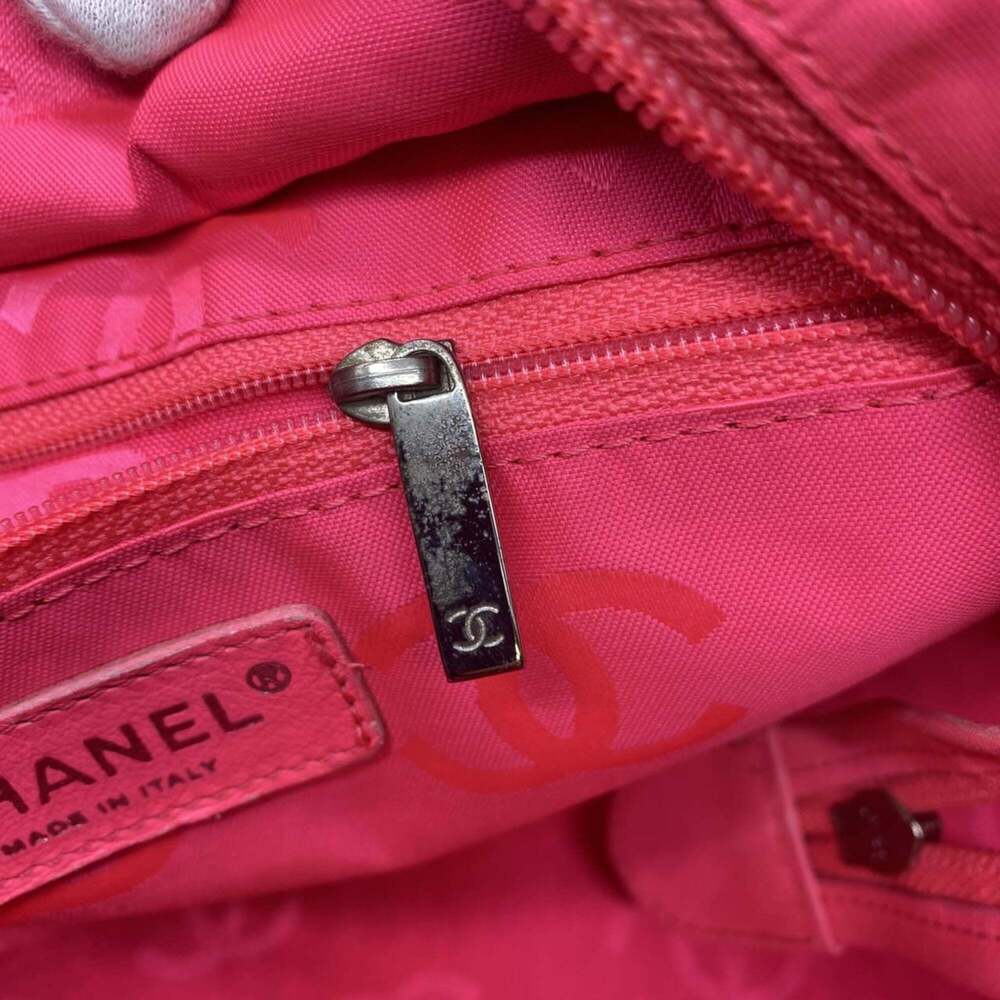 CHANEL Black Shoulder Bag - Picture 14 of 16